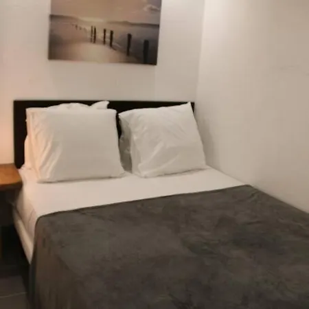 870, Port Nature 8 Au Village Naturiste *